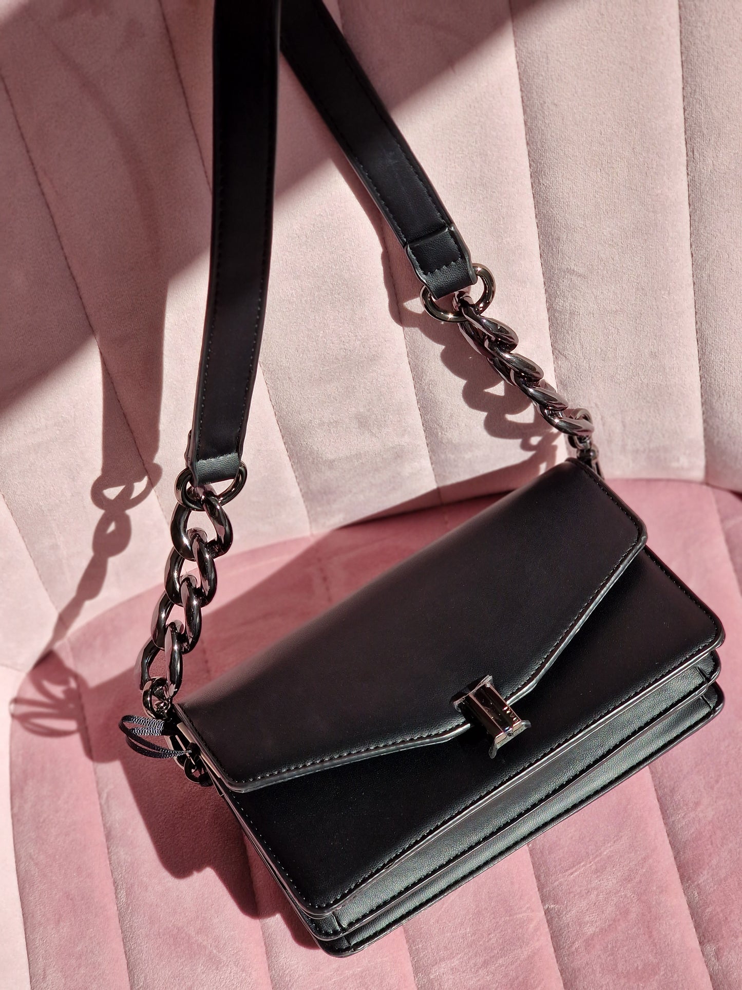 AURORE BLACK SHOULDER BAG