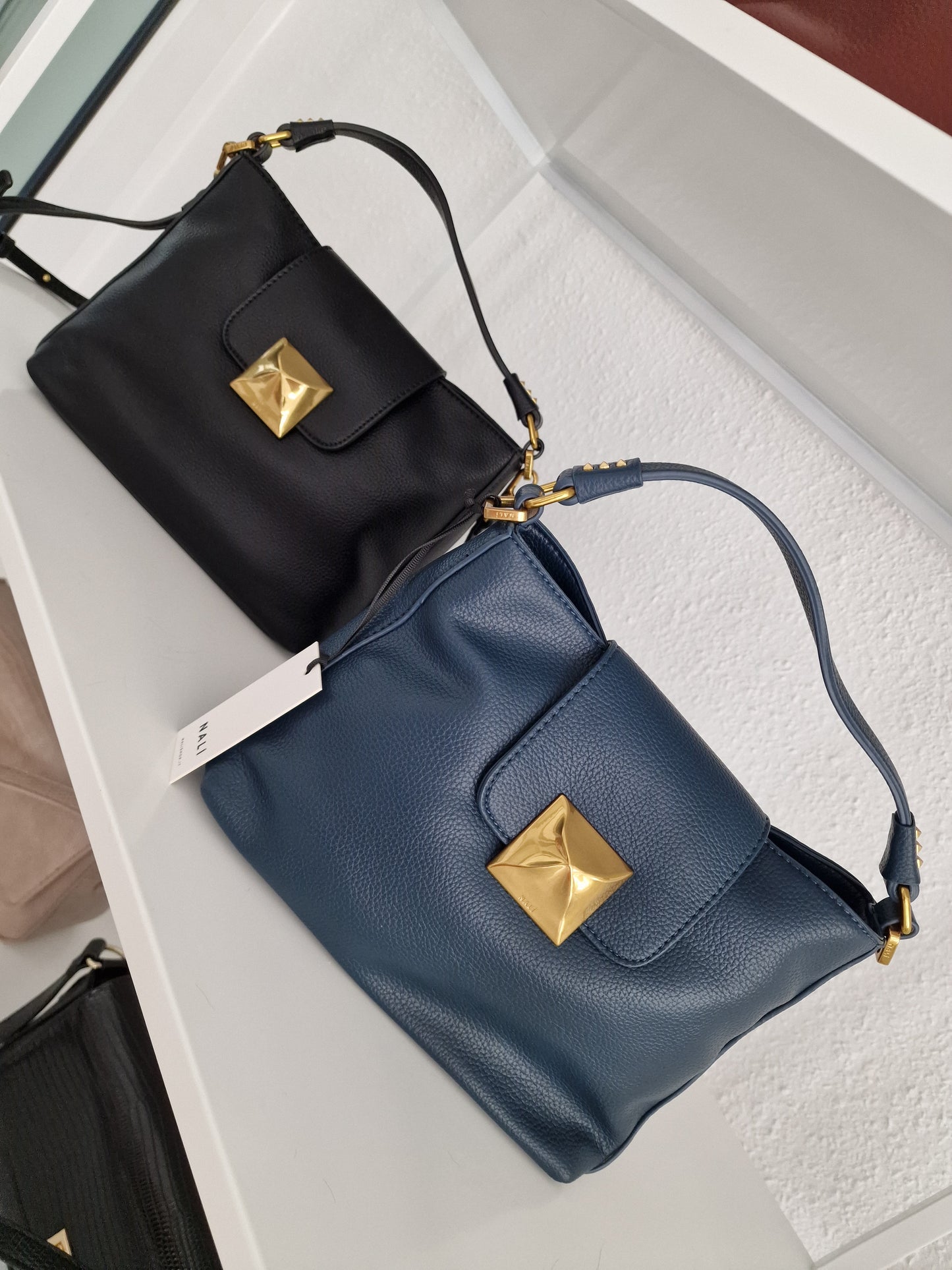 VIVIENNE BLACK SMALL PYRAMID SHOULDER BAG